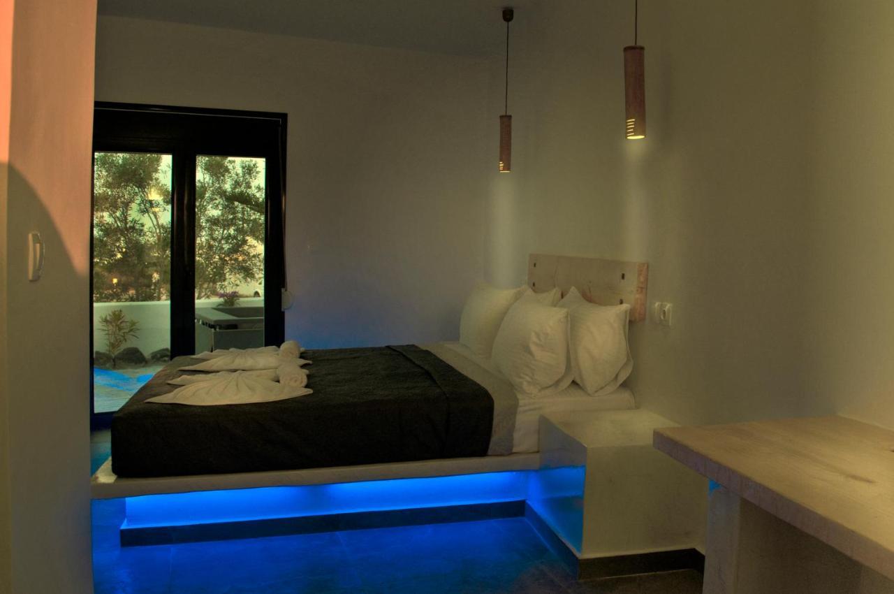 Sun Springs Suites Kamári 外观 照片