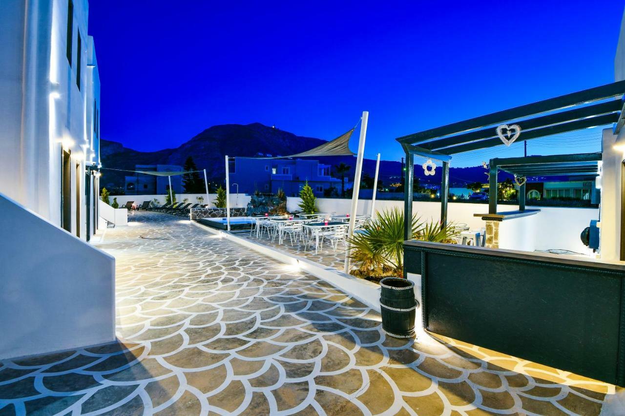 Sun Springs Suites Kamári 外观 照片