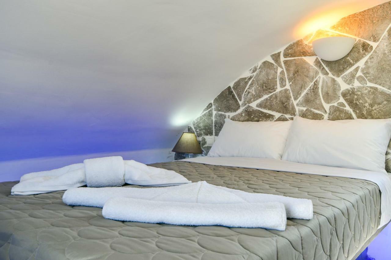 Sun Springs Suites Kamári 外观 照片