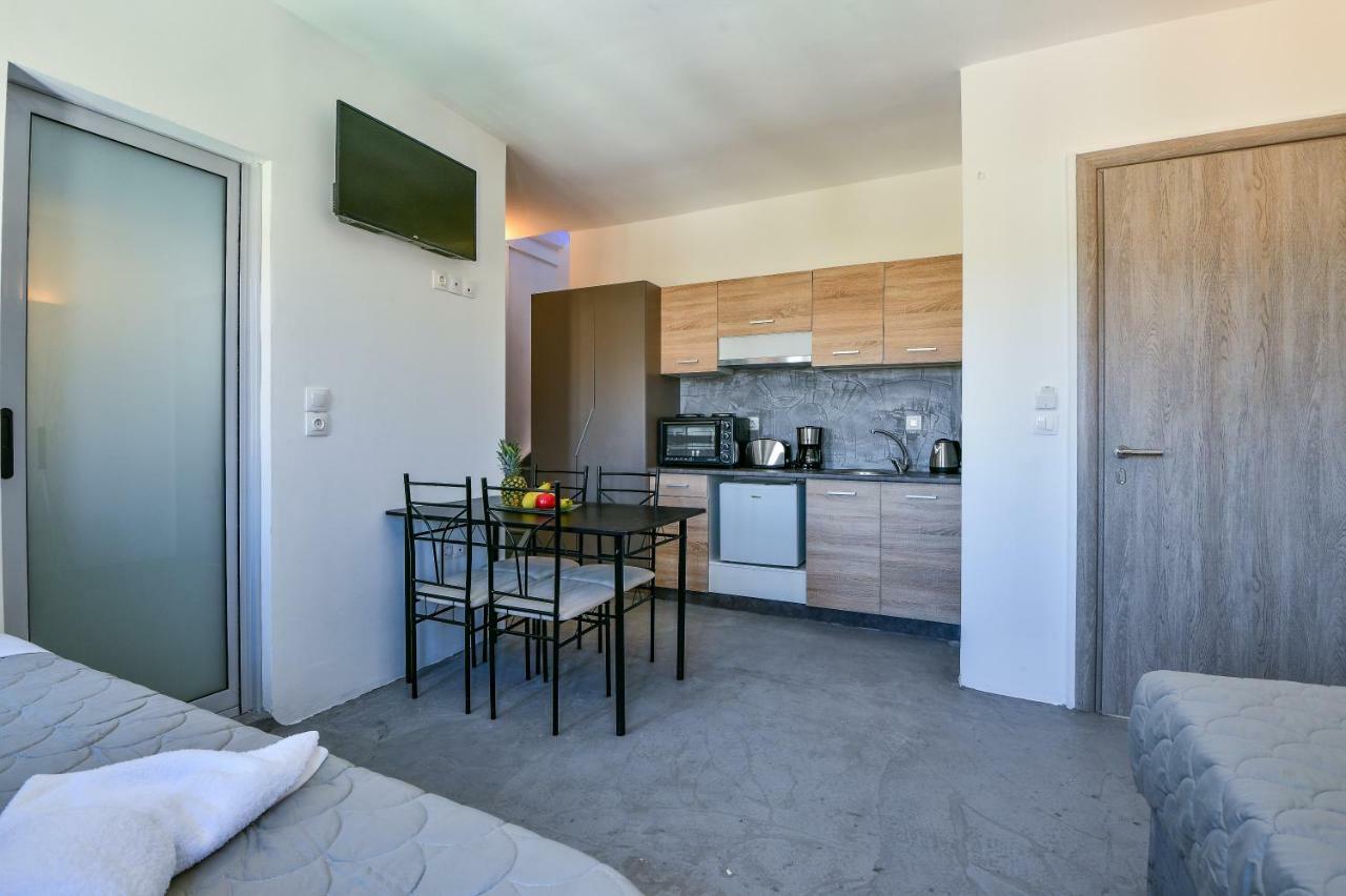 Sun Springs Suites Kamári 外观 照片